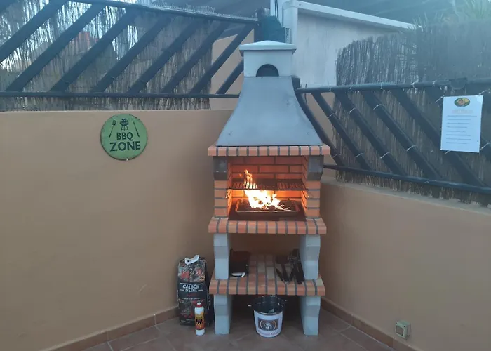Villadunas - With Luxury Hot Tub And Tiki Roof Top Bar