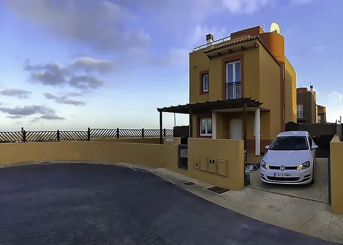 Villadunas - With Luxury Hot Tub And Tiki Roof Top Bar